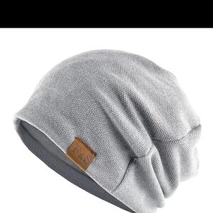 NEW LIGHT GREY SLOUCHY, SCRUBCHY UNISEX HAT ONE SIZE Hp🔥🔥